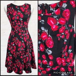 Vogue Fashion Rose Print Dress SZ Medium may have been altered to a small